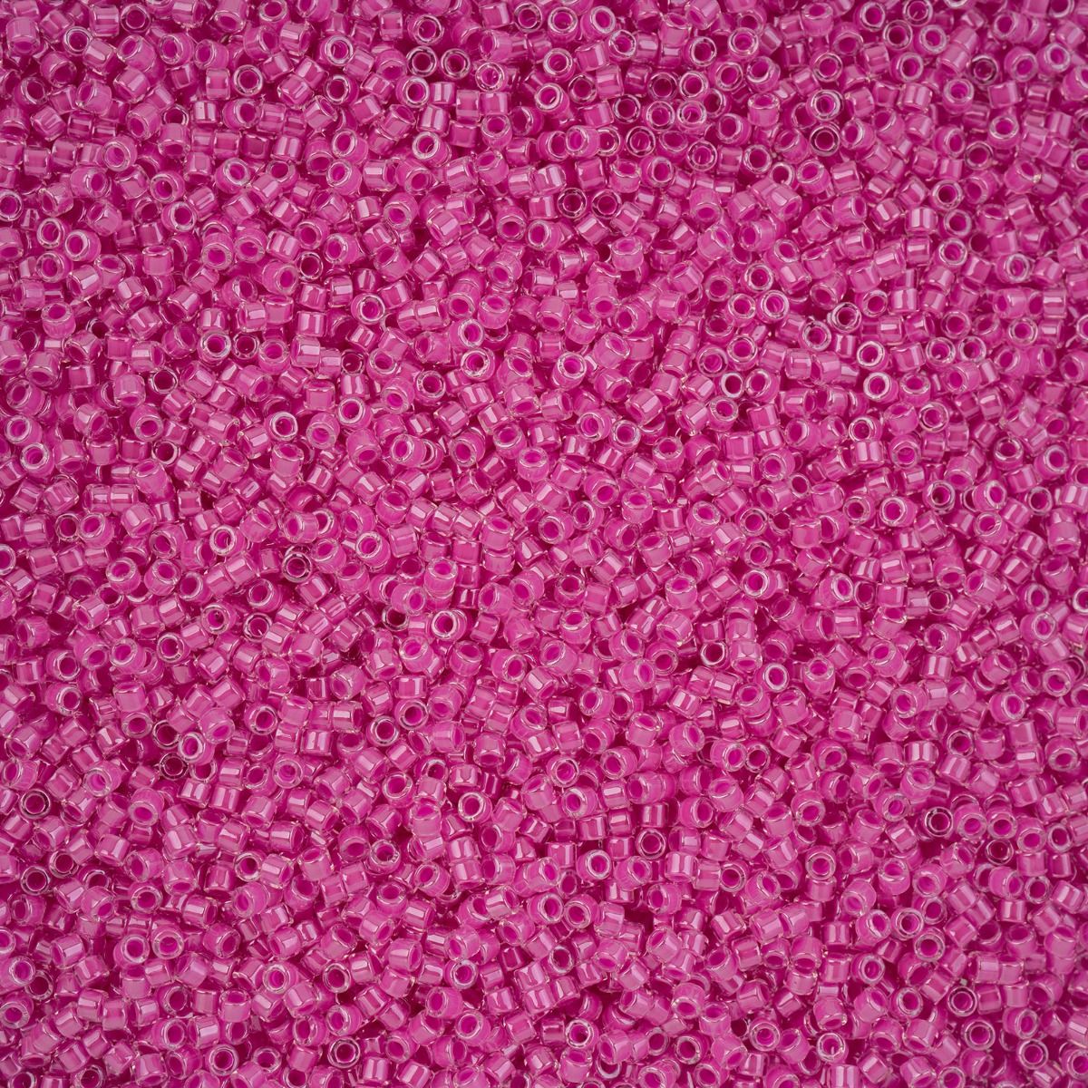 11/0 Delica 5.2g Hot Magenta Luminous (2037V)