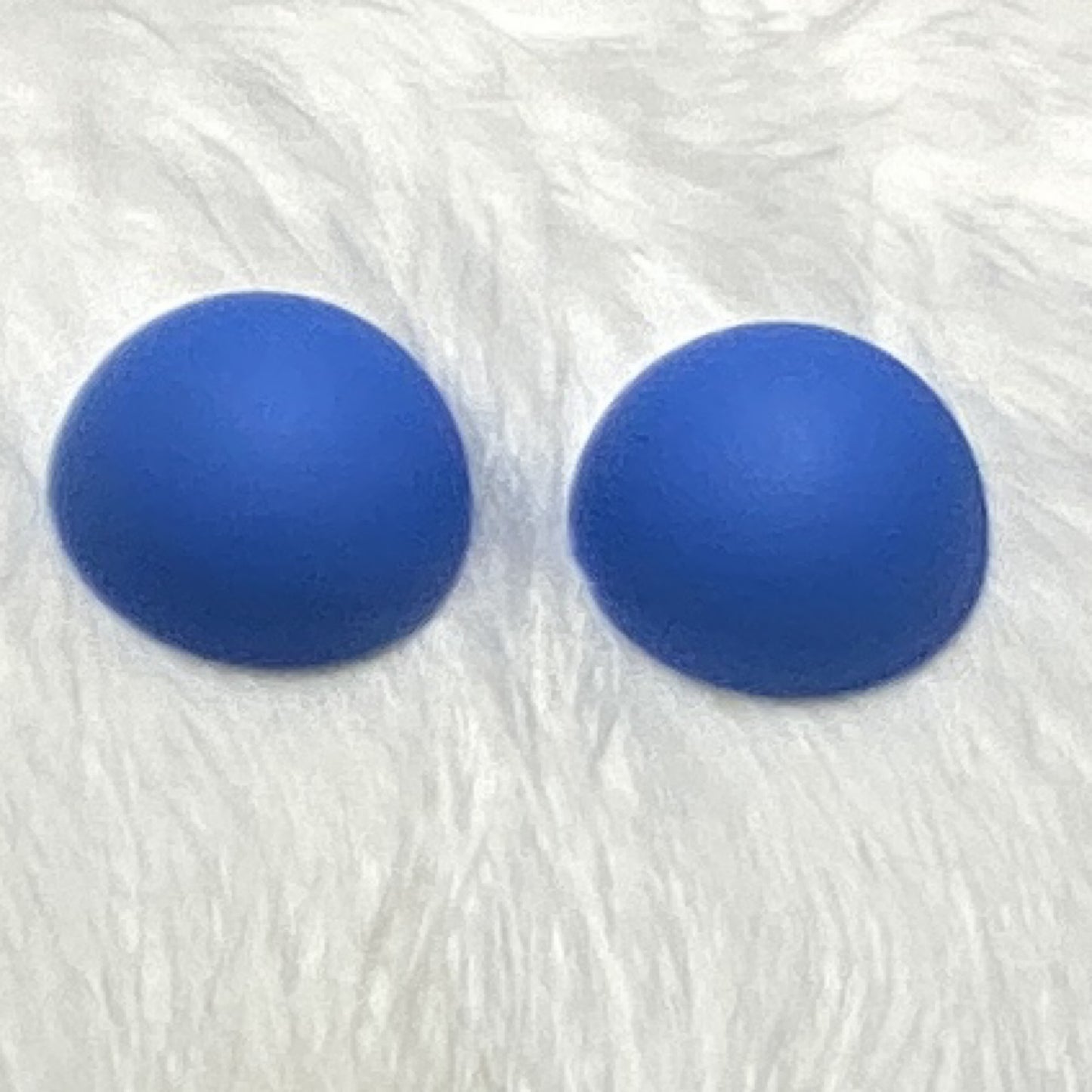 Blue round pastel cabs