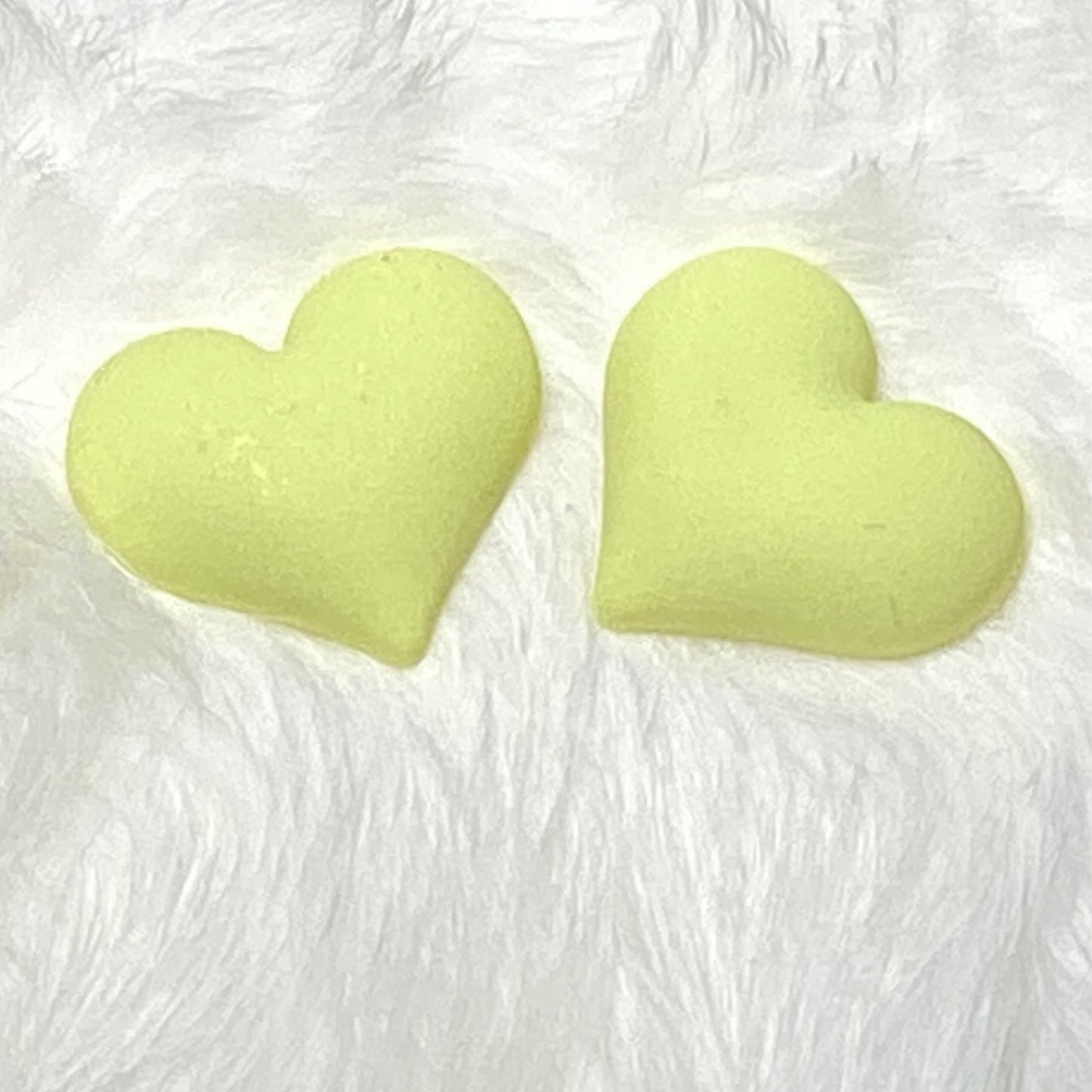 Yellow heart pastel cabs 27 mm