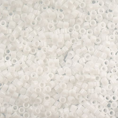 11/0 Round Chalk White 5.2g (0200V)