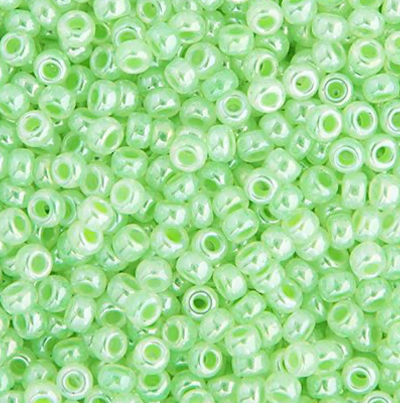 11/0 apx.22g Light Crystal Green (0520V)