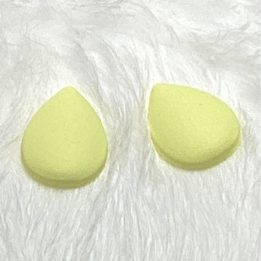 Yellow teardrop pastel cab 18 mm