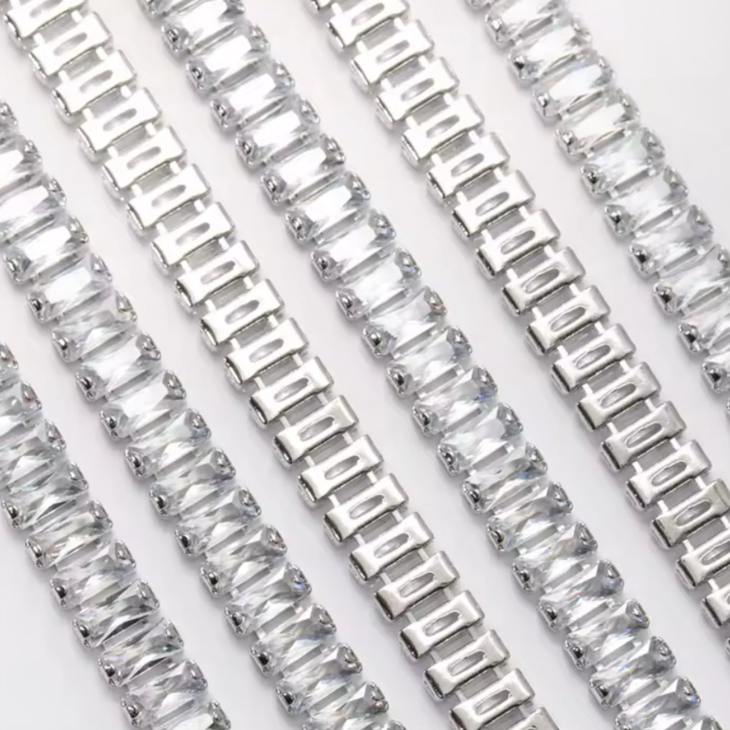 2x4mm Zircona Rhinestone chain on silver base