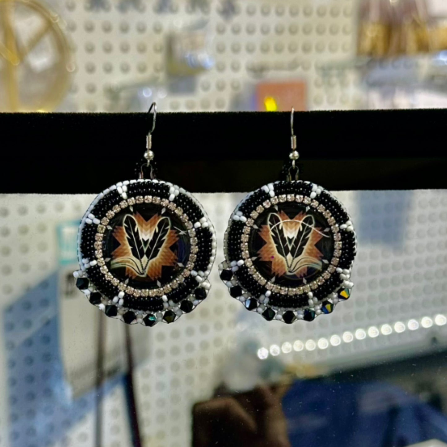 Black feather diamond