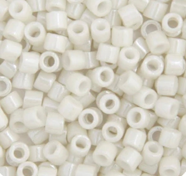 11/0 RD 5.2g Alabaster Glazed Luster ( 0211V)