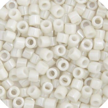 10/0 Op Alabster white lustre (0211V)